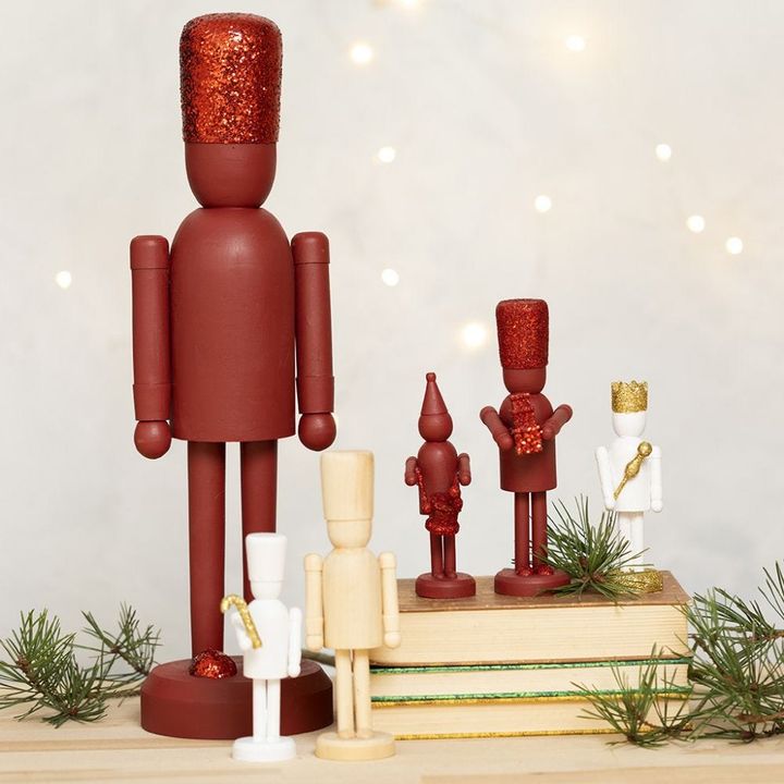 Дрвена фигура за декорација - Крцко Оревче 18 cm - 4