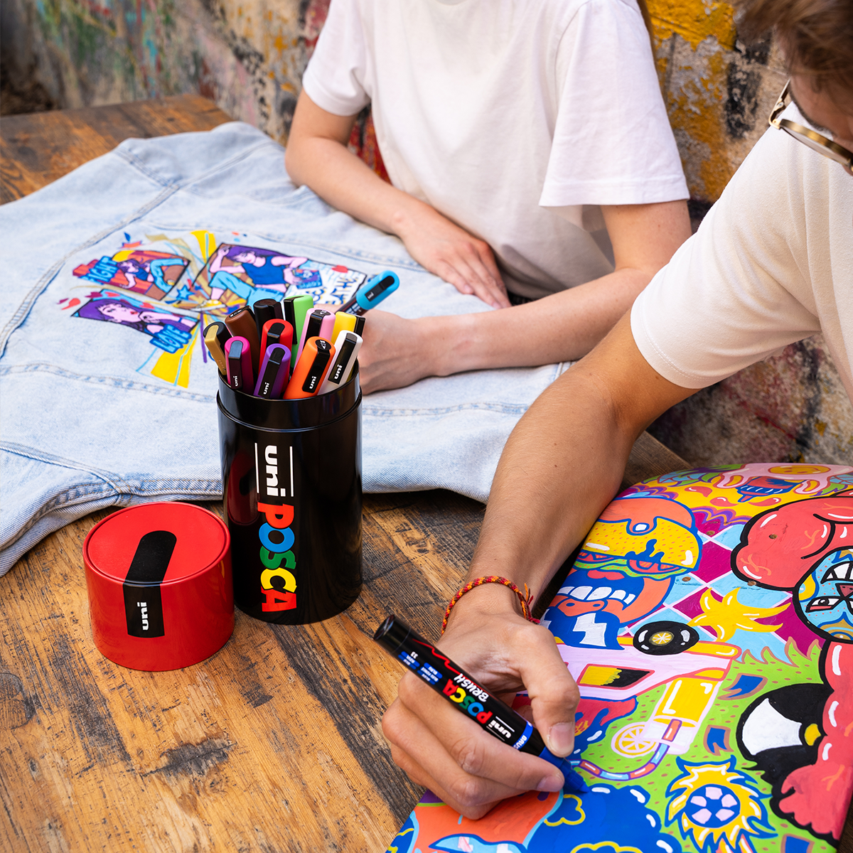 Posca комбиниран сет маркери во метална кутија – 13 пар. (PC-3M, PC-5M, PC-5BR)