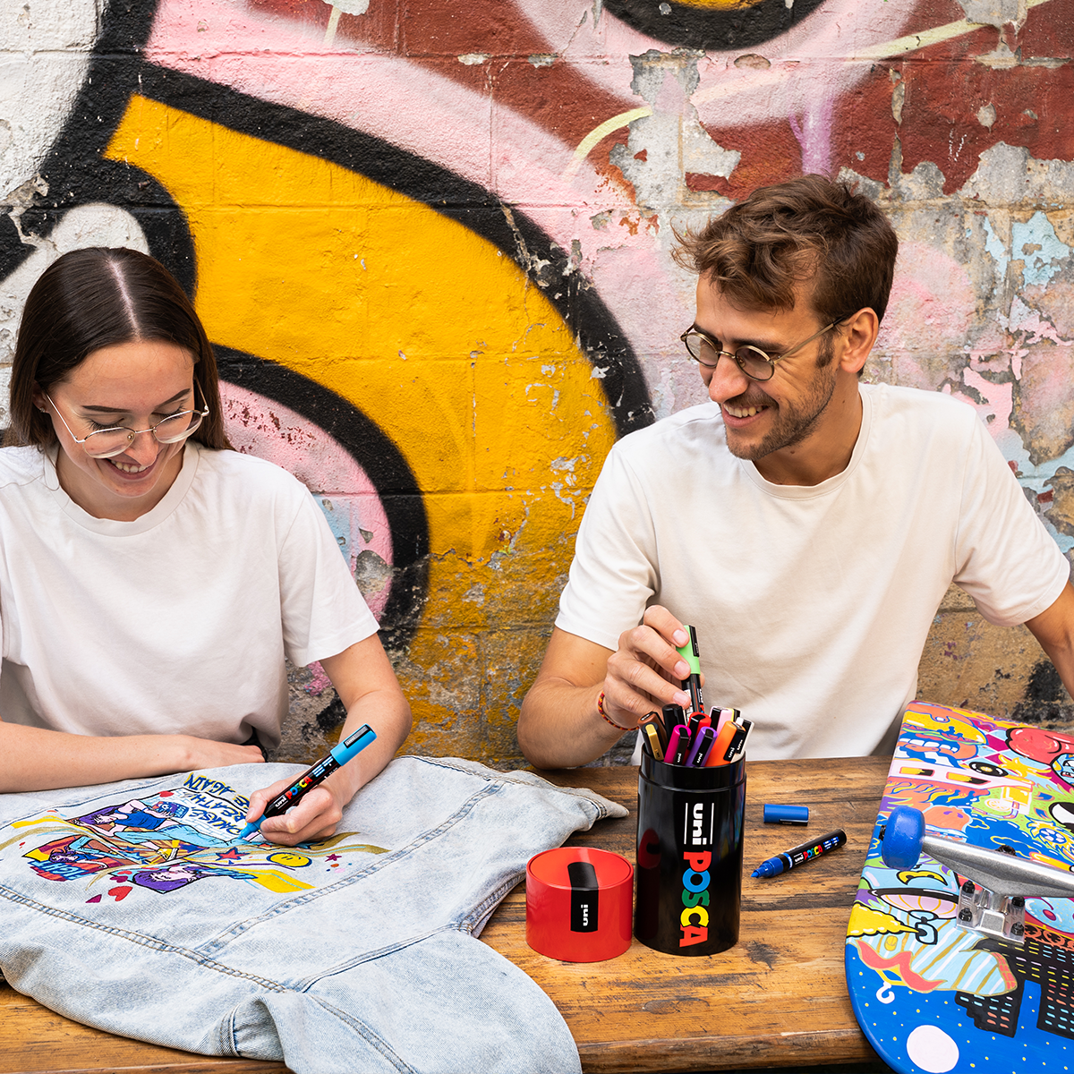 Posca комбиниран сет маркери во метална кутија – 13 пар. (PC-3M, PC-5M, PC-5BR)